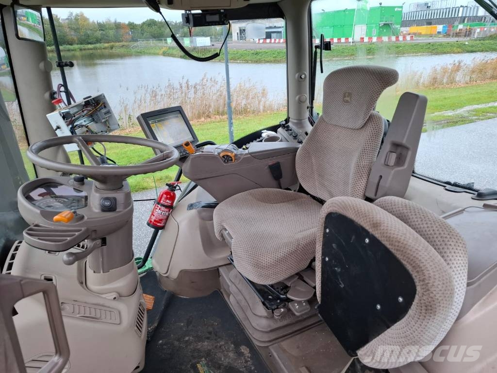 John Deere 6215 R Traktori