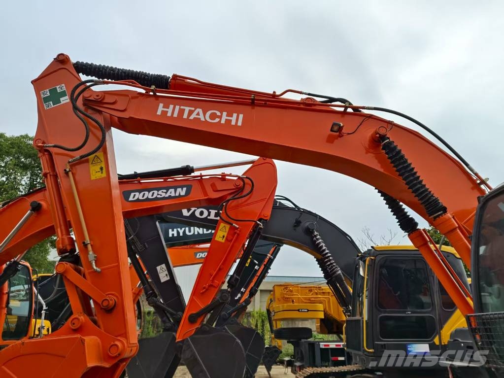 Hitachi ZX210 Bageri gusjeničari