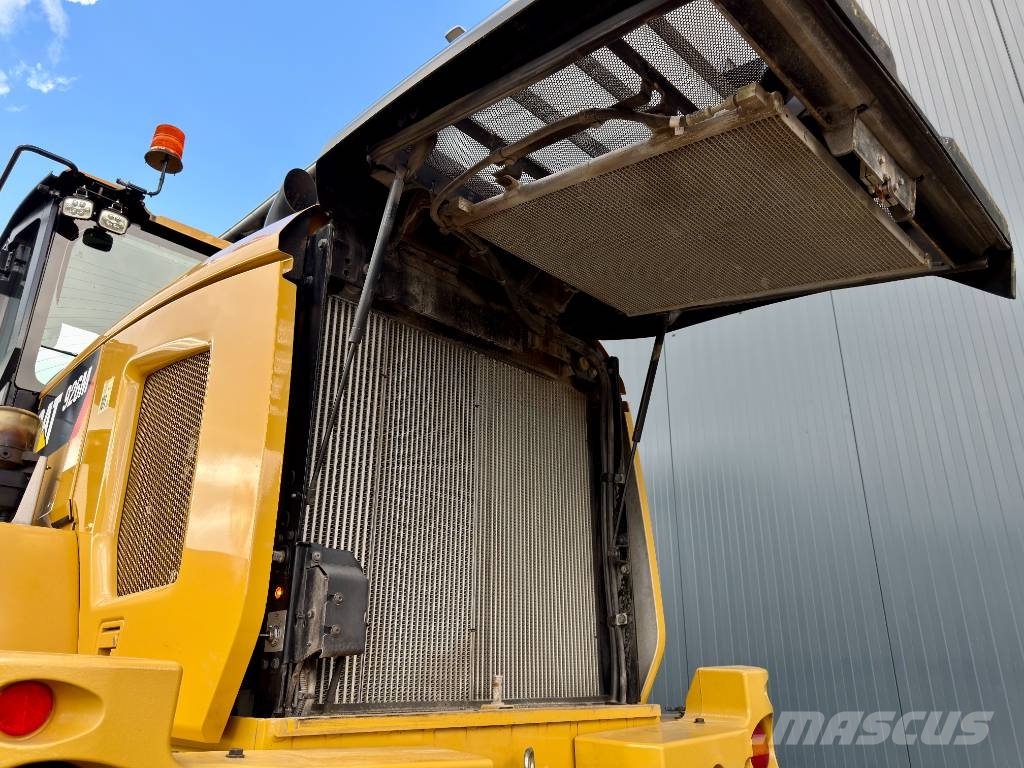 CAT 926M - 990 HOURS - FORKS - 3rd VALVE Pyöräkuormaajat