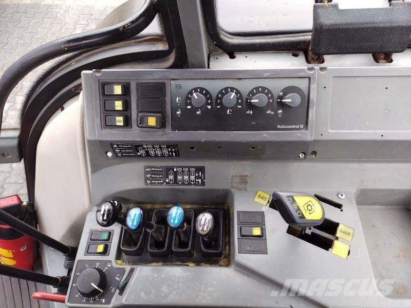 Valtra 6850 트랙터