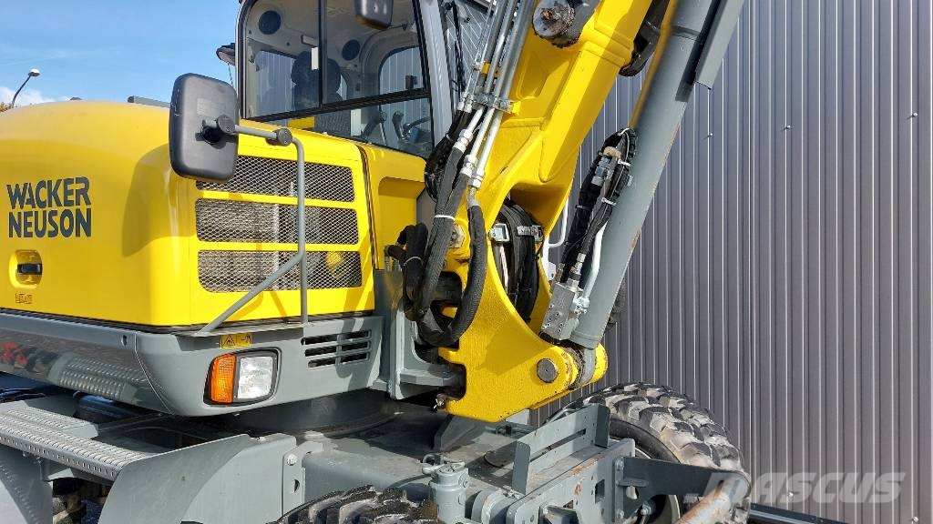 Wacker Neuson EW 100 / 2x on stock Escavatori gommati