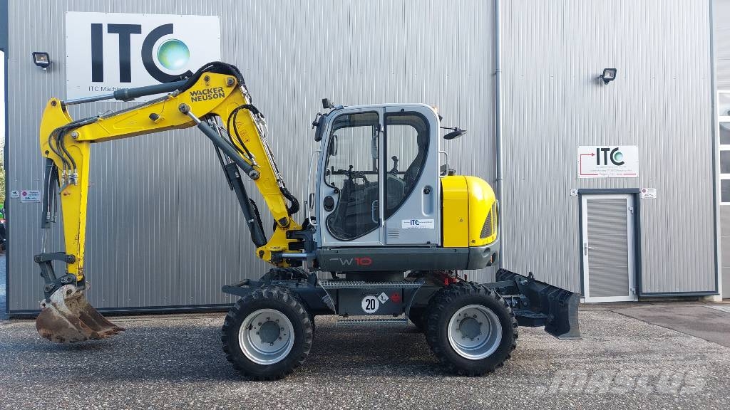 Wacker Neuson EW 100 / 2x on stock Escavatori gommati