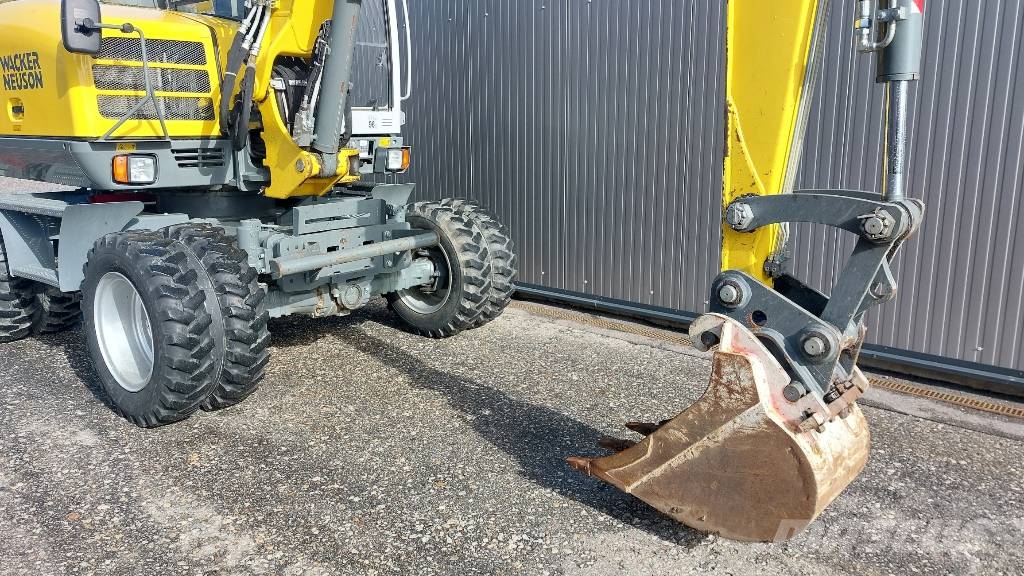 Wacker Neuson EW 100 / 2x on stock Escavatori gommati