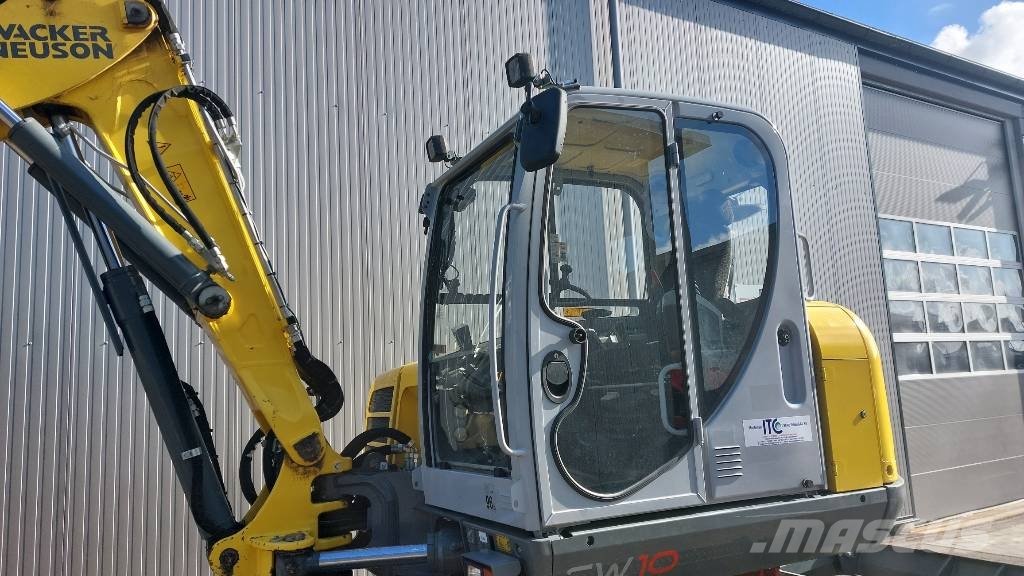 Wacker Neuson EW 100 / 2x on stock Escavatori gommati