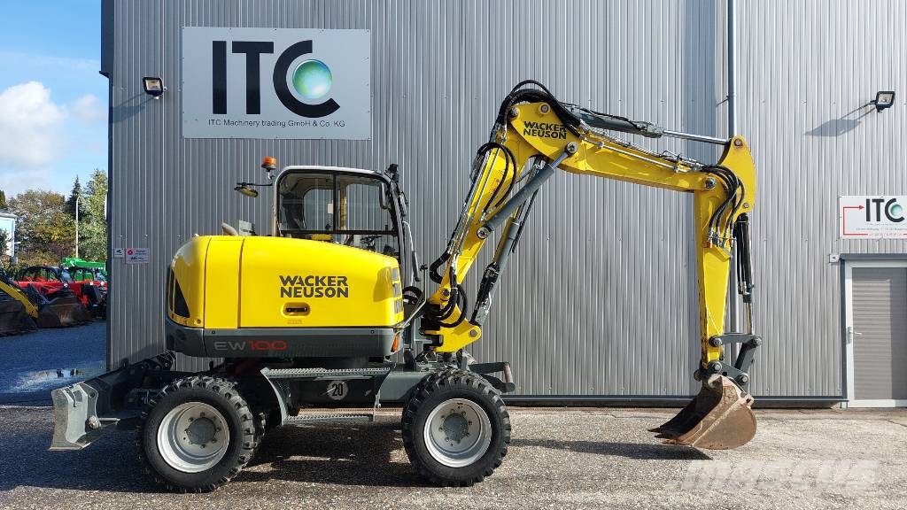 Wacker Neuson EW 100 / 2x on stock Escavatori gommati