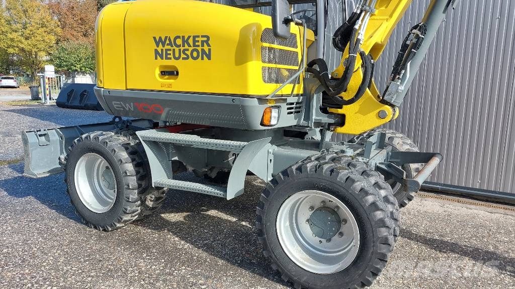 Wacker Neuson EW 100 / 2x on stock Escavatori gommati