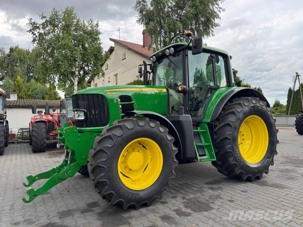 John Deere 6830 PREMIUM PowrQuad Трактори