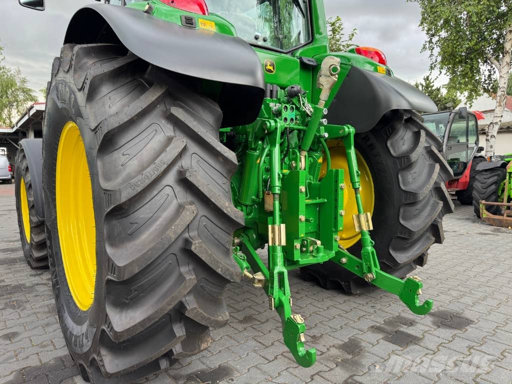 John Deere 6830 PREMIUM PowrQuad Трактори