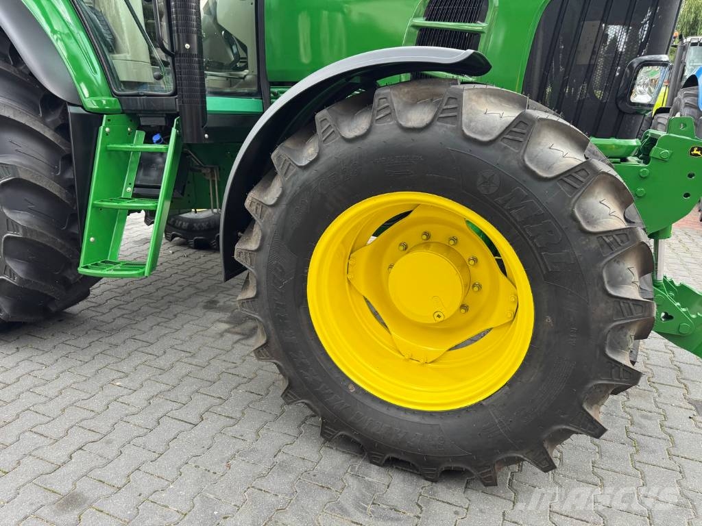 John Deere 6830 PREMIUM PowrQuad Трактори