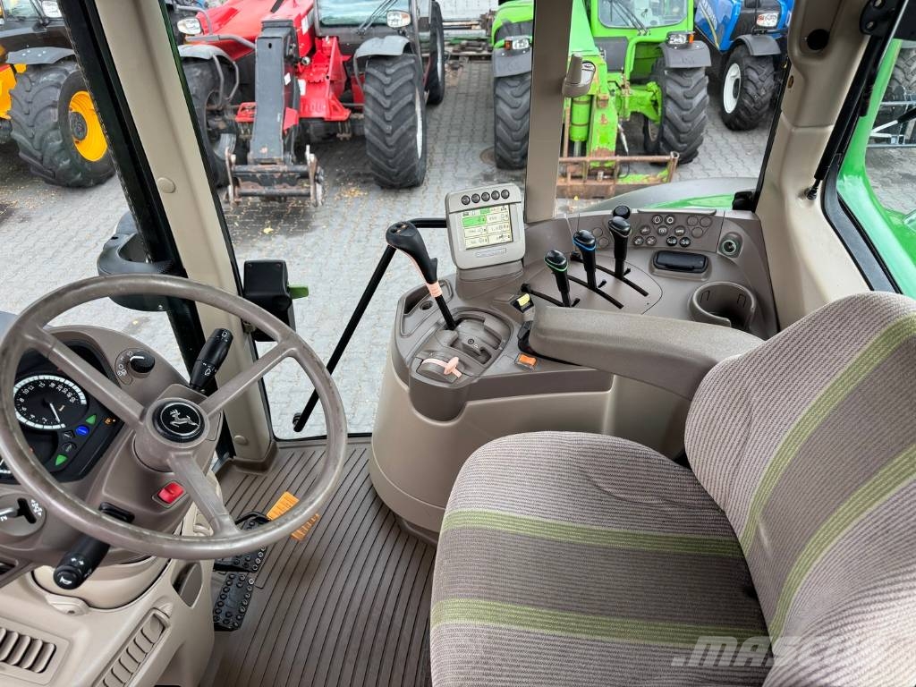 John Deere 6830 PREMIUM PowrQuad Трактори