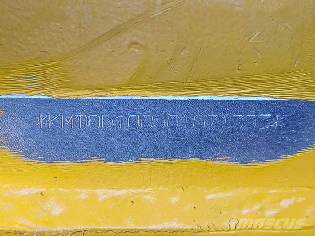 Komatsu D 65 PX-15 E0 Buldozer sobre oruga