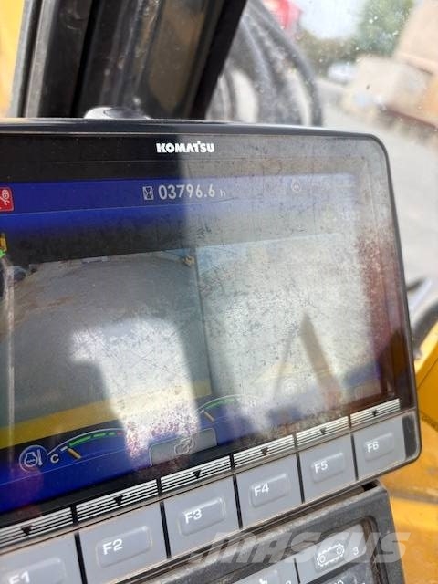 Komatsu PC 88 MR-11 حفارات وسط 7 طن - 12 طن