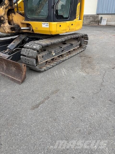 Komatsu PC 88 MR-11 حفارات وسط 7 طن - 12 طن