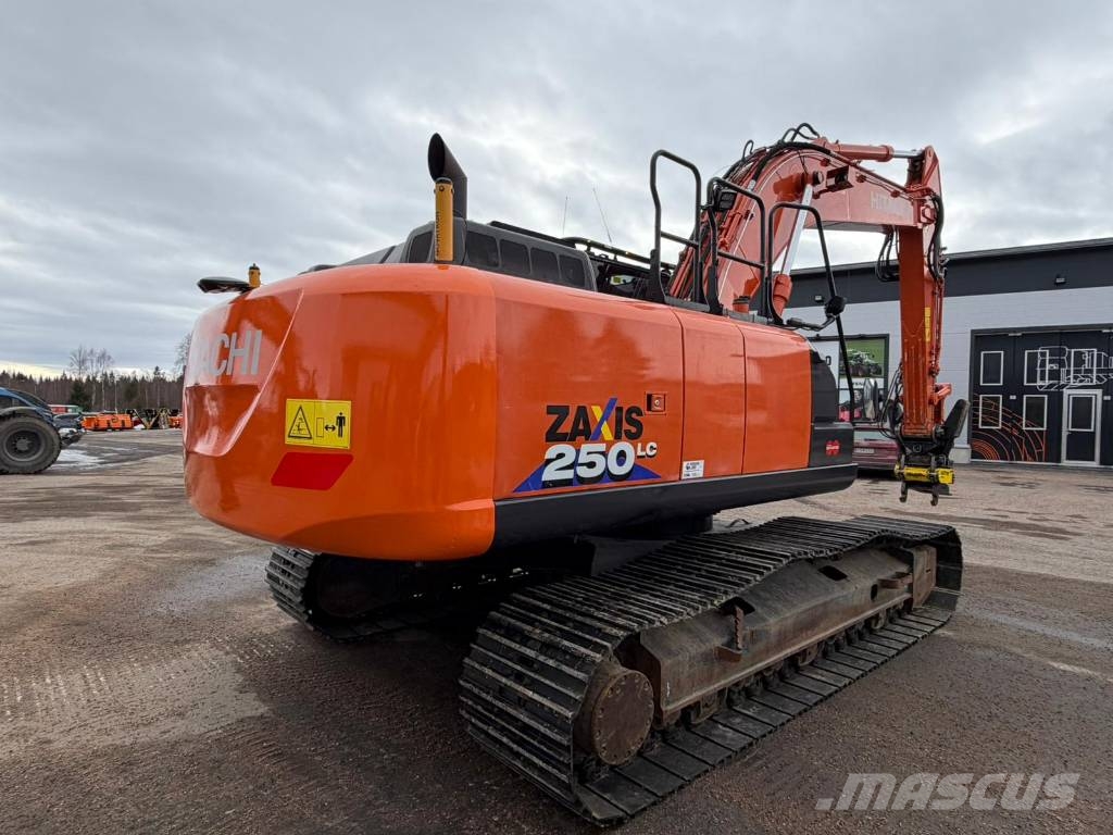 Hitachi ZX250LC-6 حفارات زحافة