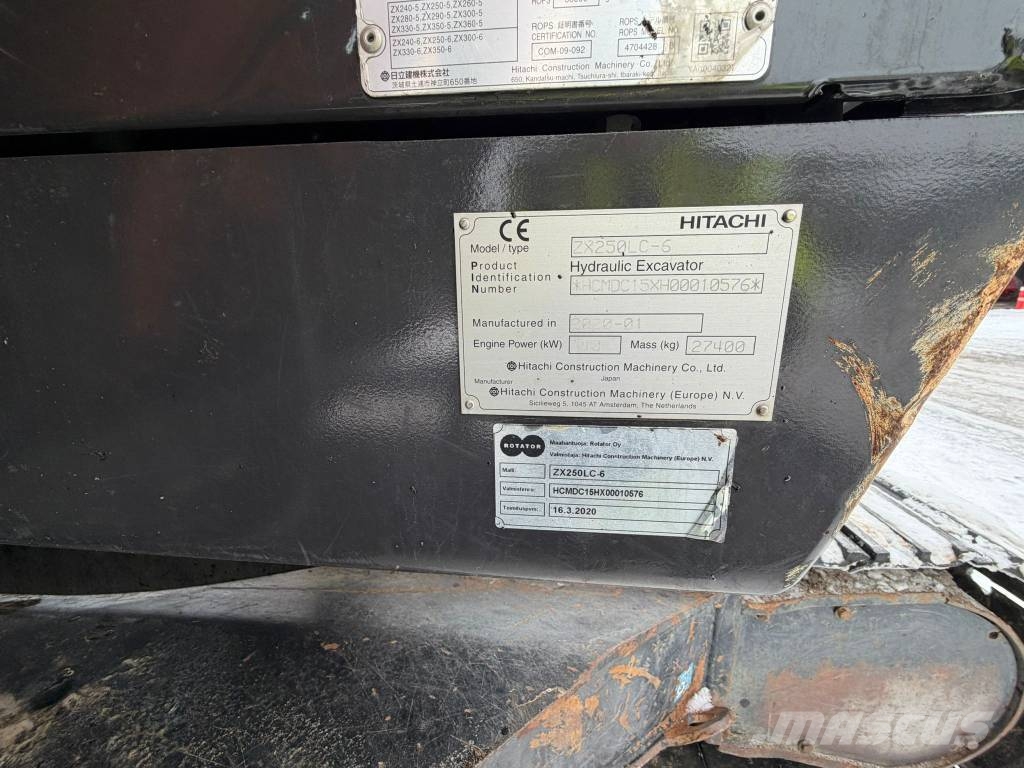 Hitachi ZX250LC-6 حفارات زحافة