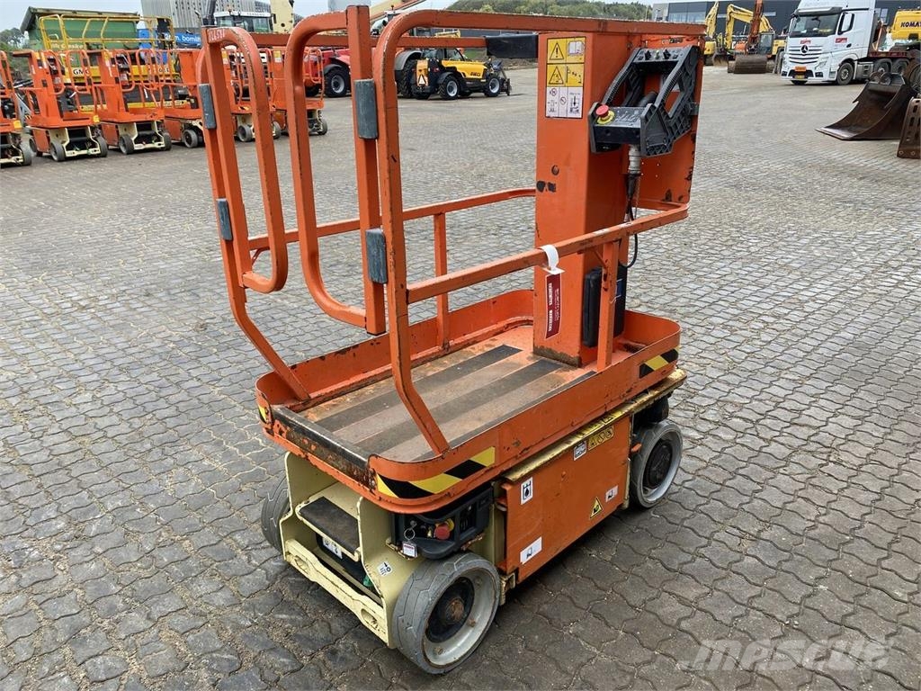 JLG 1230ES Vertical mast lifts