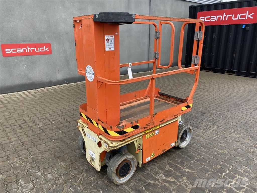 JLG 1230ES Vertical mast lifts