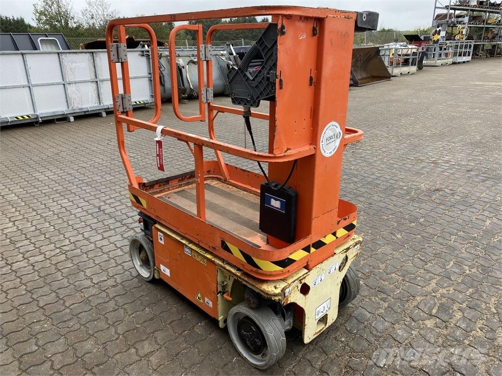 JLG 1230ES Vertical mast lifts