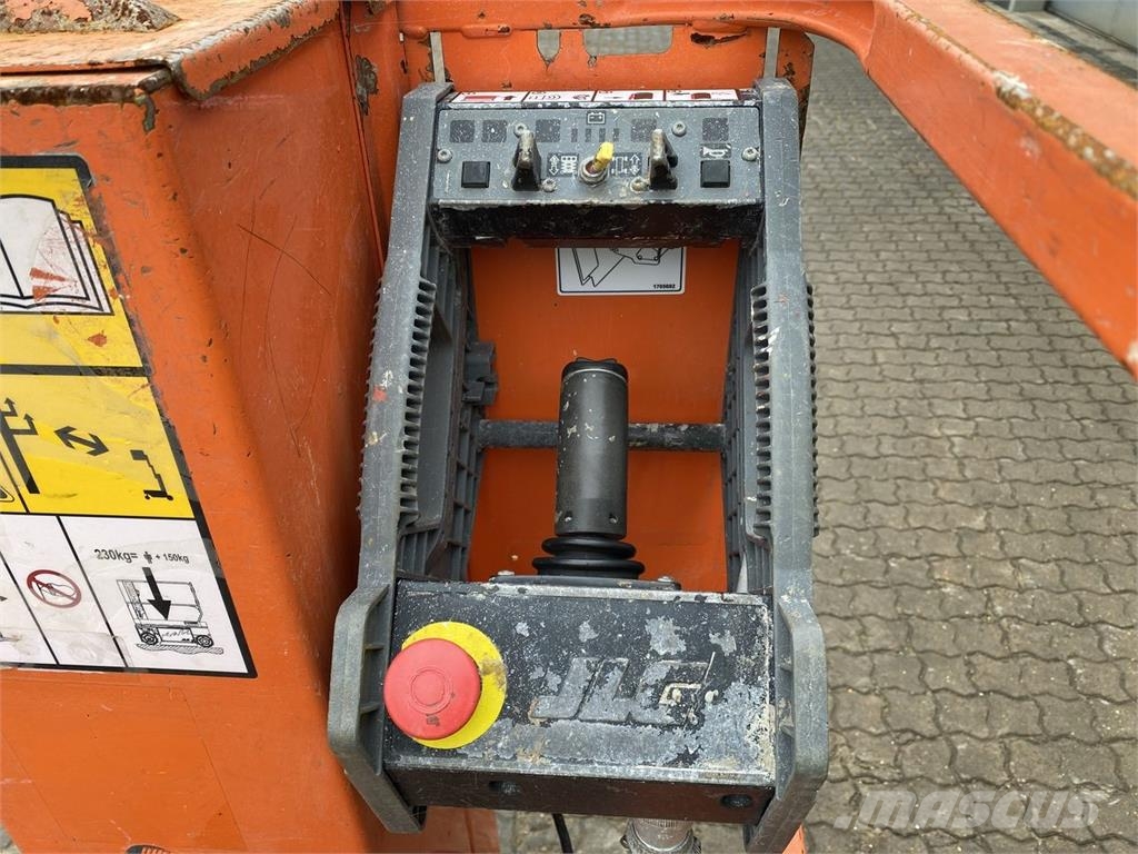 JLG 1230ES Vertical mast lifts