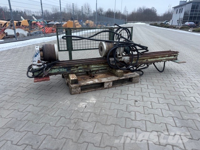 Bauer maszt wiertniczy z głowicą Мобільні бурові установки