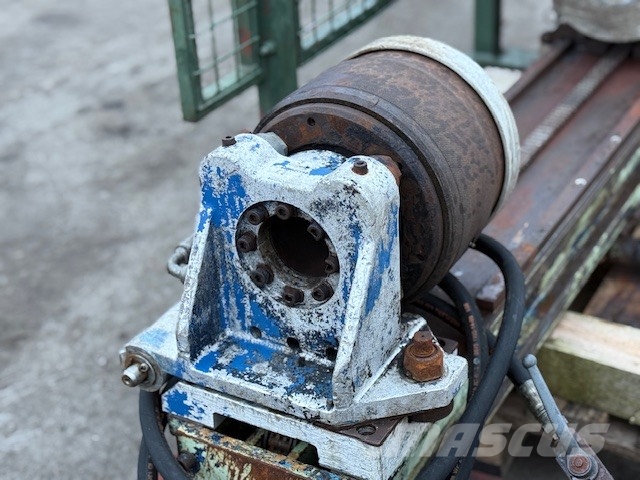 Bauer maszt wiertniczy z głowicą Мобільні бурові установки