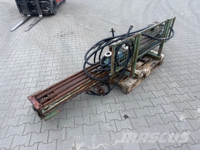 Bauer maszt wiertniczy z głowicą Мобільні бурові установки