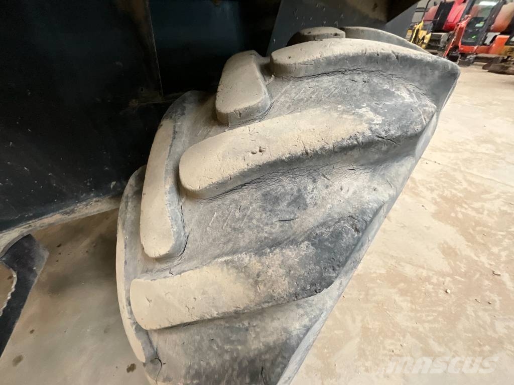JCB 6 TST عربات نقل قلابة للمواقع