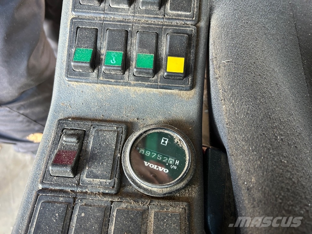 Volvo EC 210 B LC Bandgrävare