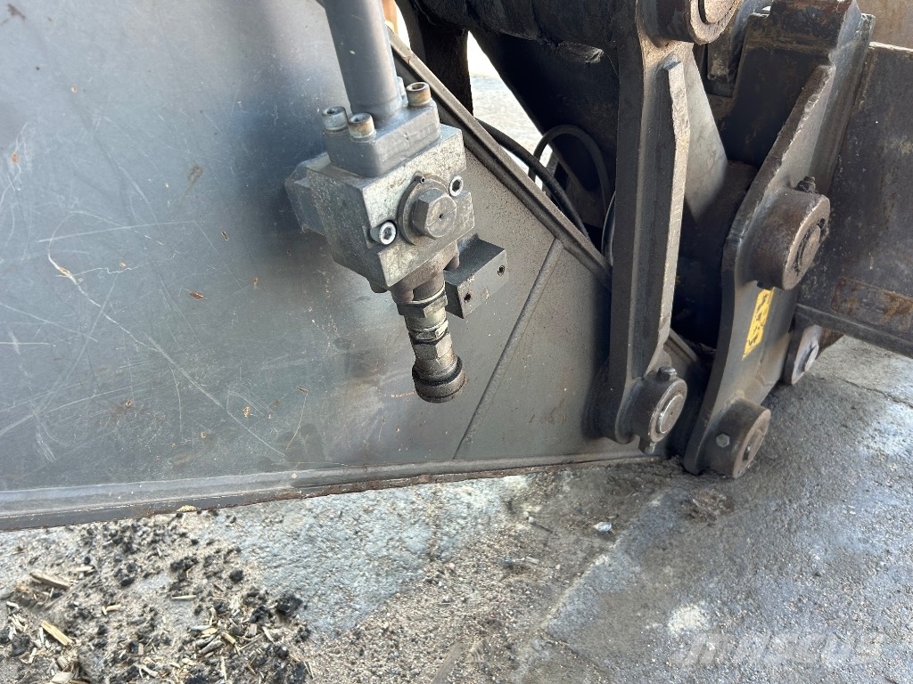 Volvo EC 210 B LC Bandgrävare