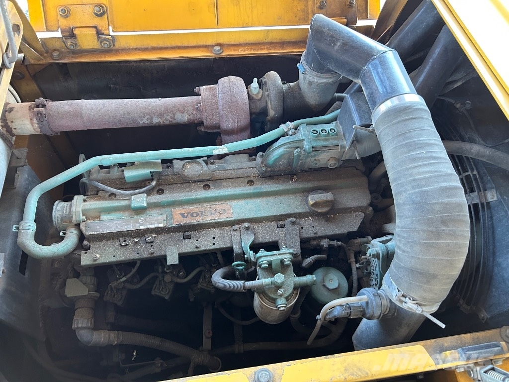 Volvo EC 210 B LC Bandgrävare