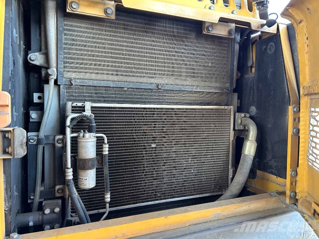 Volvo EC 210 B LC Bandgrävare