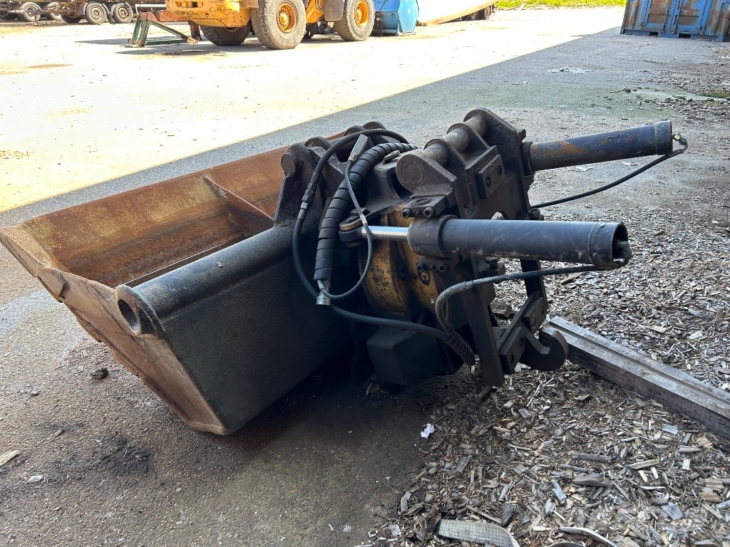 Volvo EC 210 B LC Bandgrävare