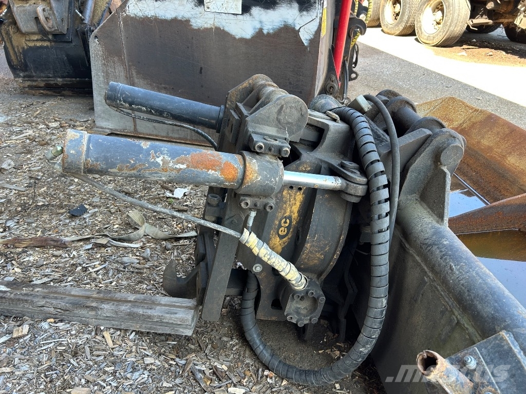 Volvo EC 210 B LC Bandgrävare