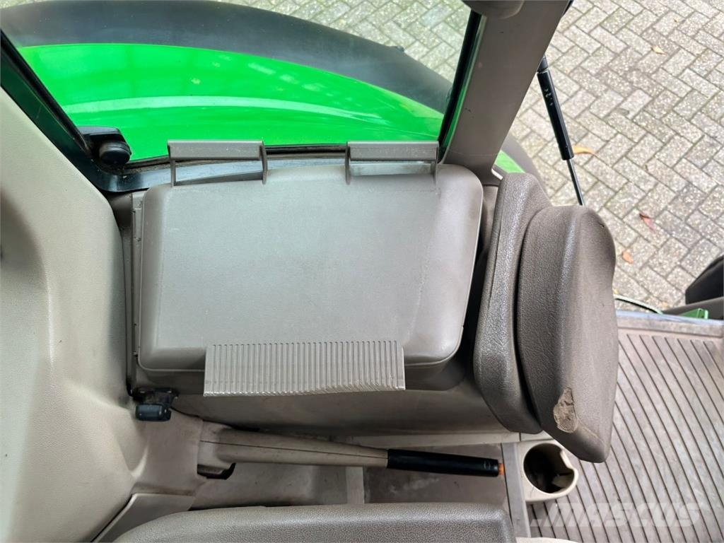 John Deere 6330 Premium Traktori