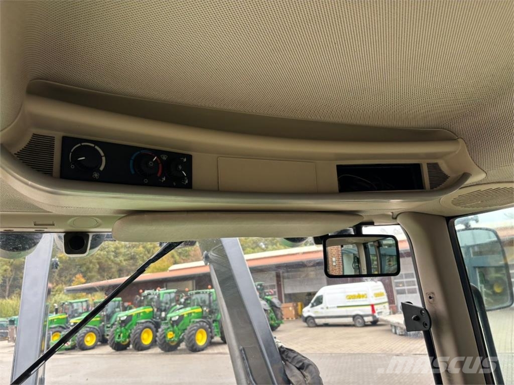 John Deere 6330 Premium Traktori