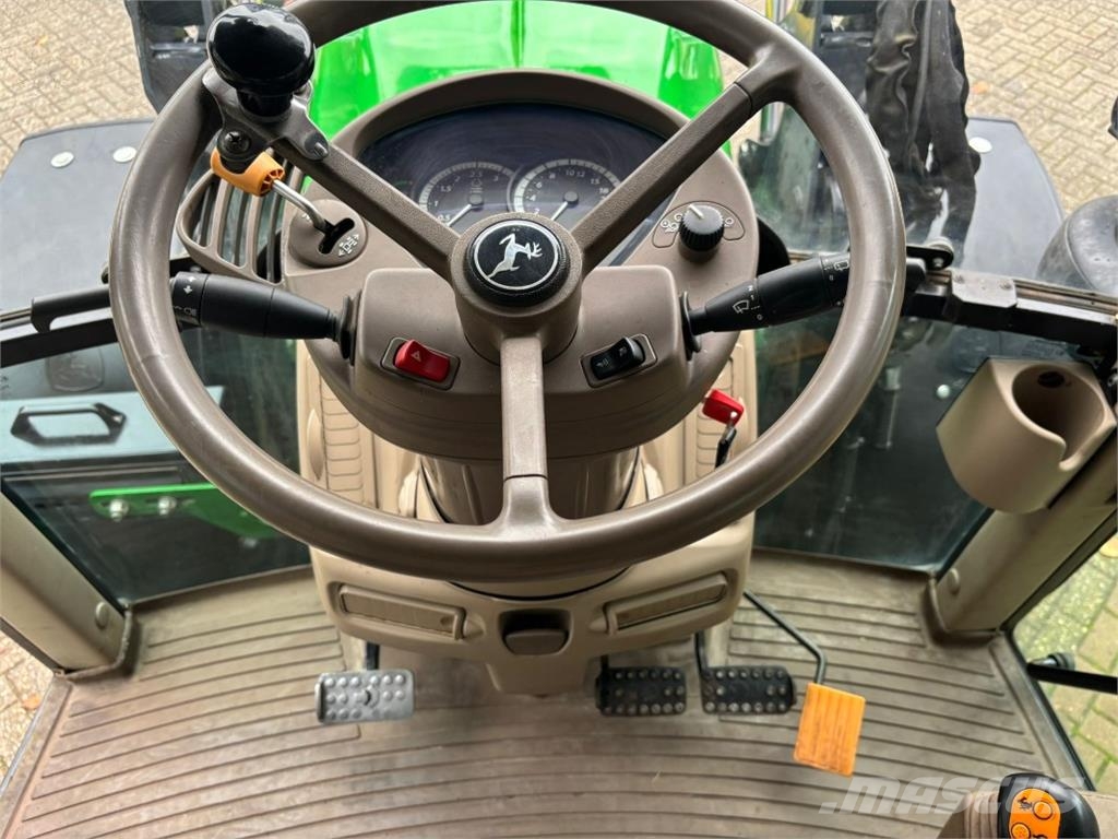 John Deere 6330 Premium Traktori