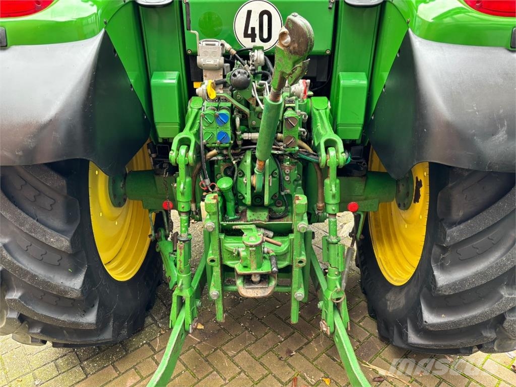John Deere 6330 Premium Traktori