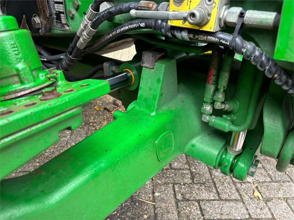 John Deere 6330 Premium Traktori