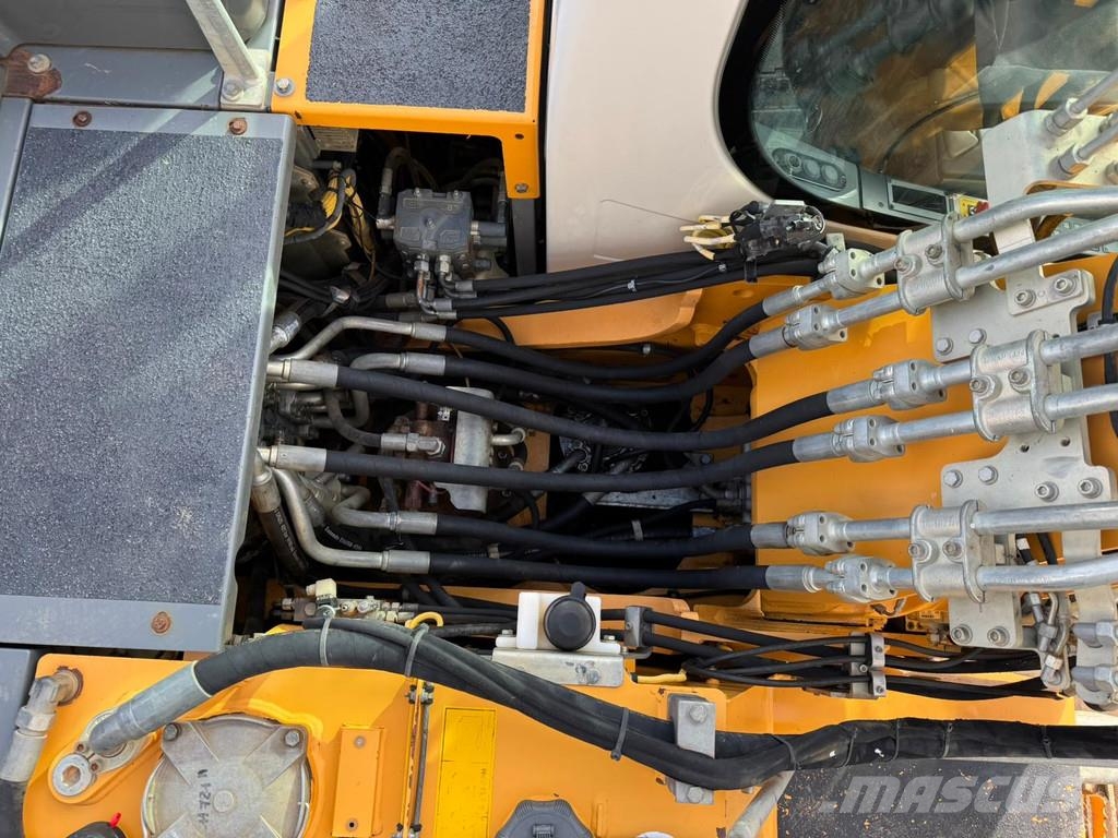 Liebherr R920LC Crawler excavators