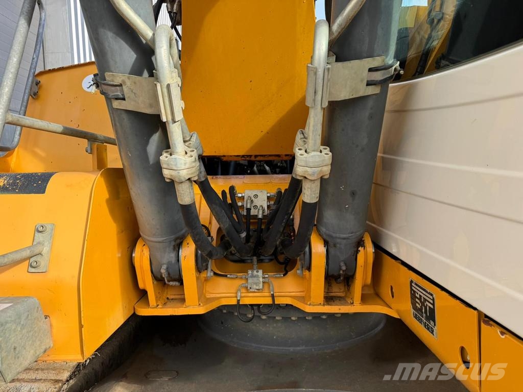 Liebherr R920LC Crawler excavators