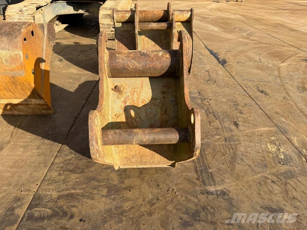 Liebherr R920LC Crawler excavators