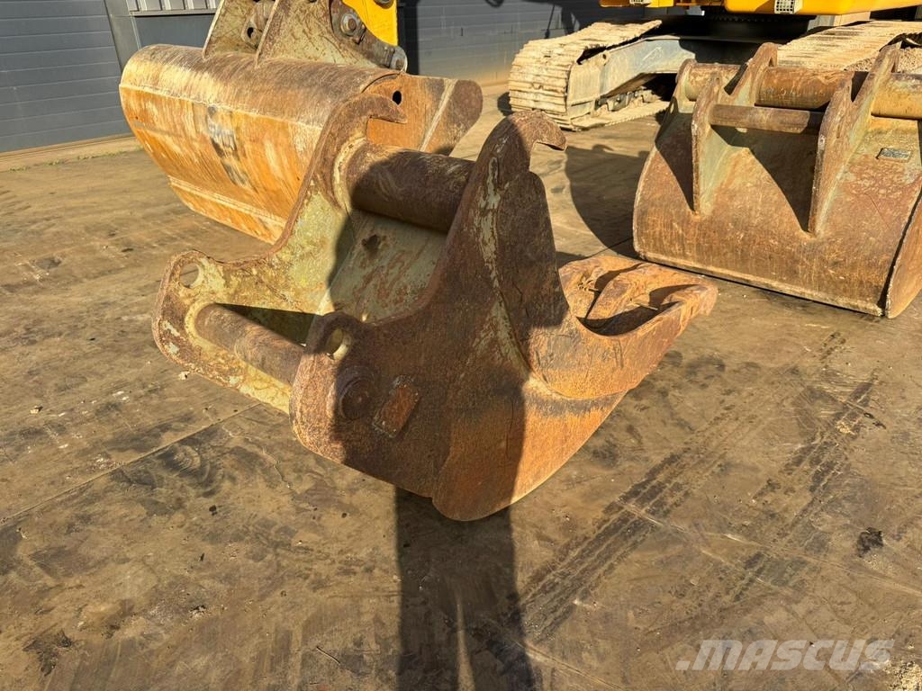 Liebherr R920LC Crawler excavators
