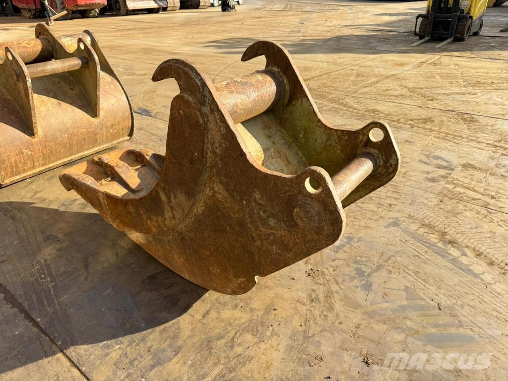 Liebherr R920LC Crawler excavators