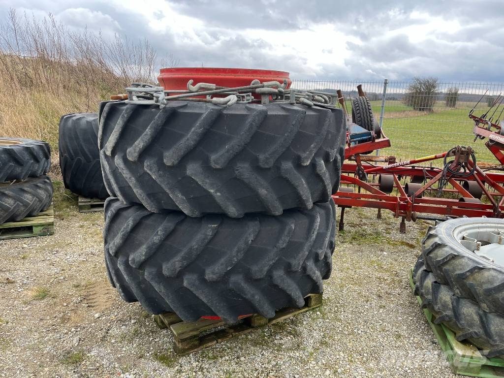 Trelleborg 710/75-42 & 600/70-34 Tyres, wheels and rims