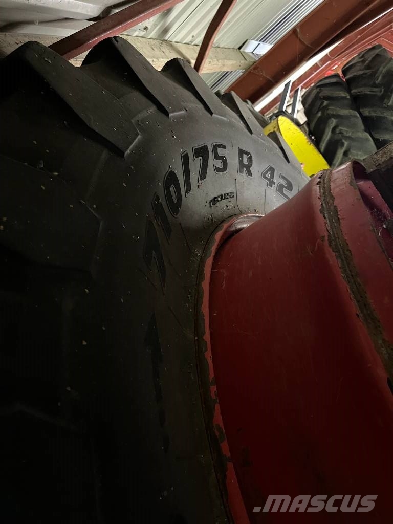 Trelleborg 710/75-42 & 600/70-34 Tyres, wheels and rims