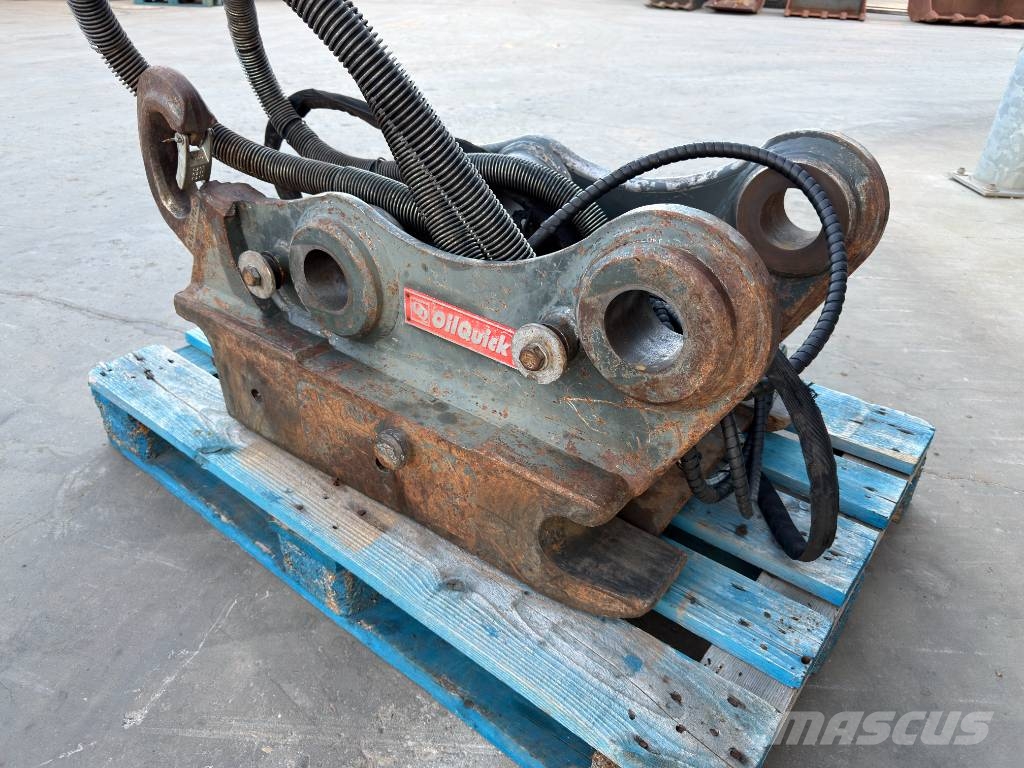 OilQuick OQ80 - M318D / M320F / M322D / 320D / 320E / 323D Quick connectors