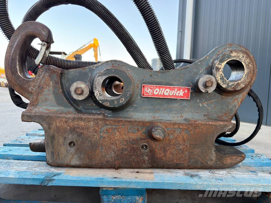 OilQuick OQ80 - M318D / M320F / M322D / 320D / 320E / 323D Quick connectors