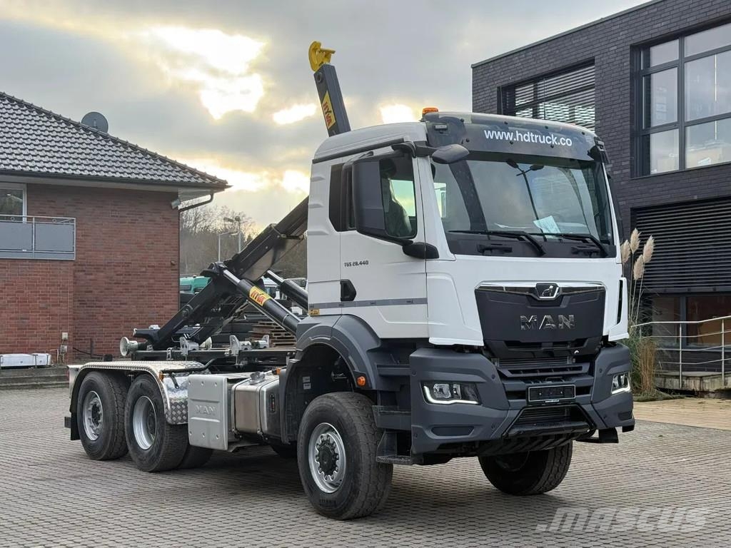 MAN TGS 28.440 MAN TGS 28.440 6x4-4 Lenke Achse Hyva 2 Hook lift trucks