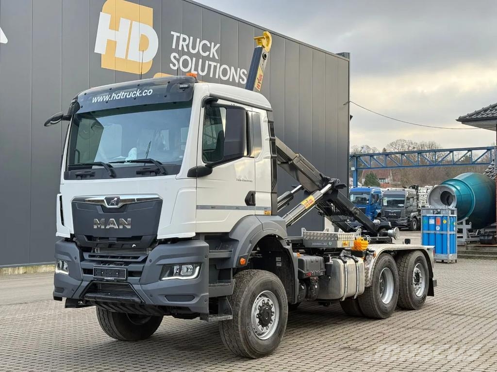 MAN TGS 28.440 MAN TGS 28.440 6x4-4 Lenke Achse Hyva 2 Hook lift trucks