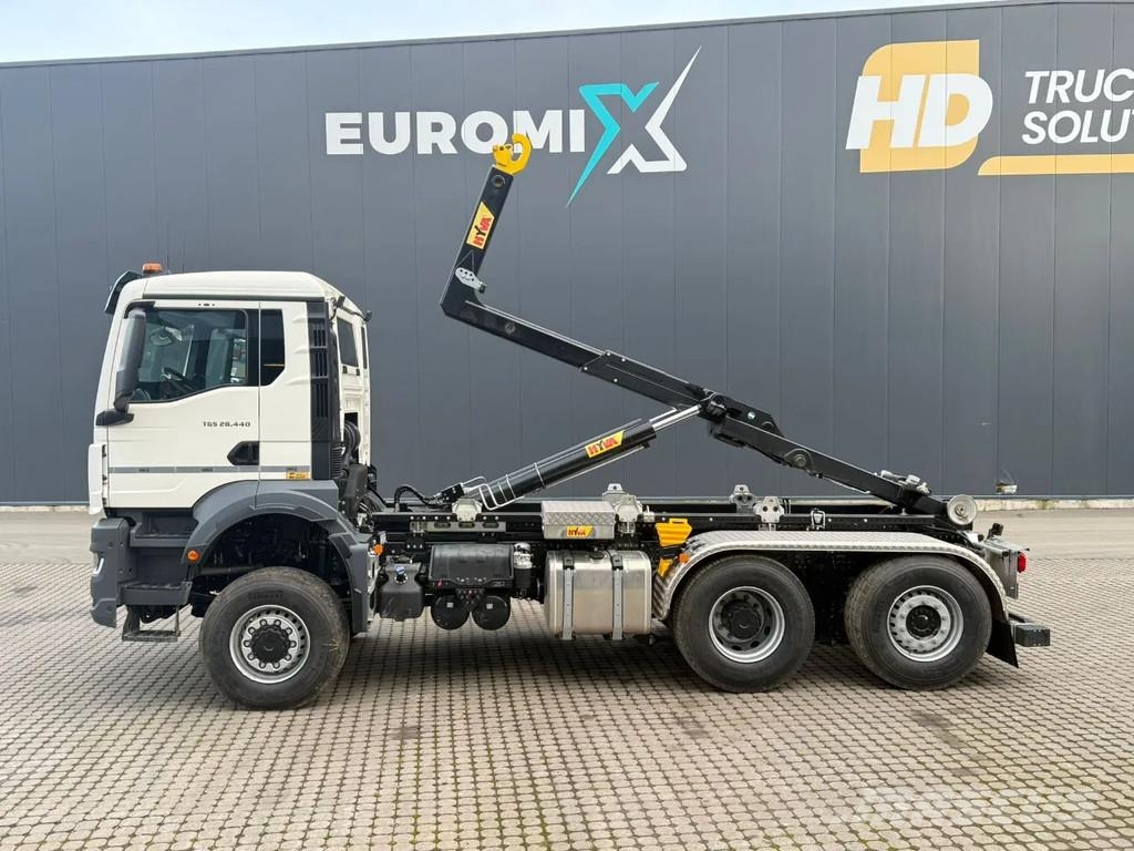 MAN TGS 28.440 MAN TGS 28.440 6x4-4 Lenke Achse Hyva 2 Hook lift trucks